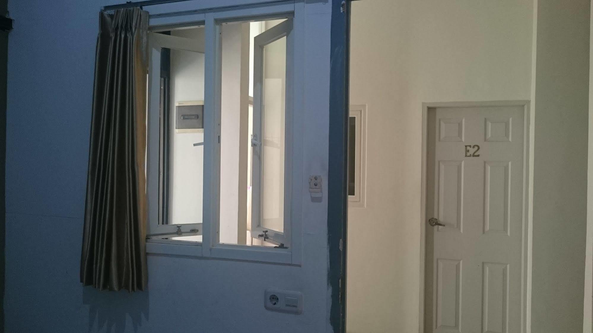 Capsule Homestay Surabaya Ngoại thất bức ảnh